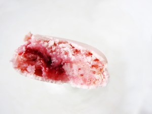 strawberry macaron 1