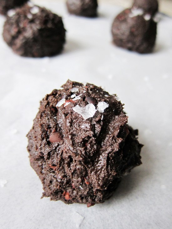 Salted Dark Chocolate Caramel Cookies 4