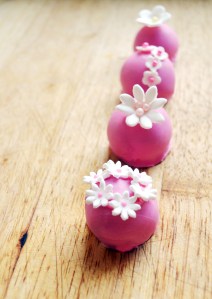 Red Velvet Oreo Truffles 1