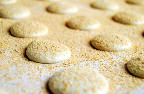 Injeolmi (인절미) Macarons  3